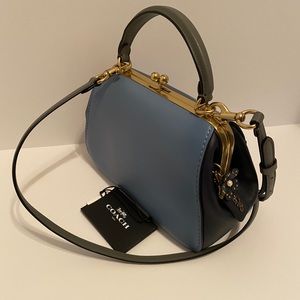 Coach Kisslock Frame 23